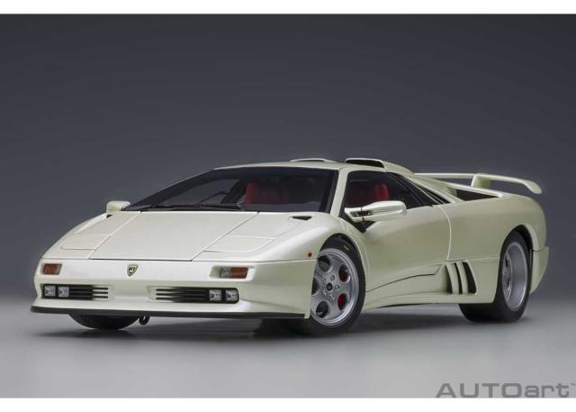 オートアート 【再生産】1/18 ランボルギーニ ディアブロ SE30 イオタ（BALLON WHITE/パール・ホワイト）【79141】ミニカー 返品種別B_1