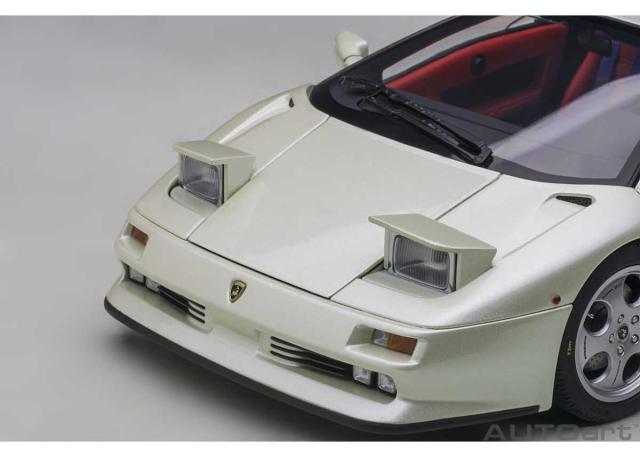 オートアート 【再生産】1/18 ランボルギーニ ディアブロ SE30 イオタ（BALLON WHITE/パール・ホワイト）【79141】ミニカー 返品種別B_11