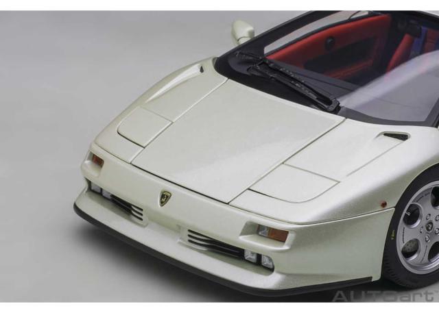 オートアート 【再生産】1/18 ランボルギーニ ディアブロ SE30 イオタ（BALLON WHITE/パール・ホワイト）【79141】ミニカー 返品種別B_12