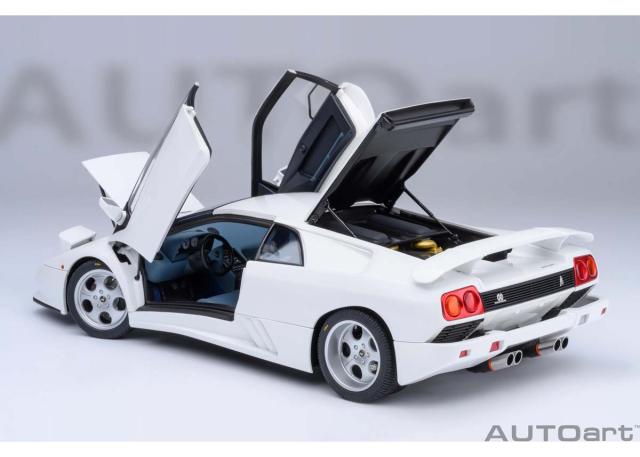 オートアート 1/18 ランボルギーニ ディアブロ SE30 イオタ（ホワイト）【79145】ミニカー 返品種別B_13