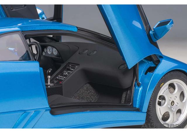 オートアート 【再生産】1/18 ランボルギーニ ディアブロ SE30（BLU SIRENA/メタリック・ブルー）【79156】ミニカー 返品種別B_9