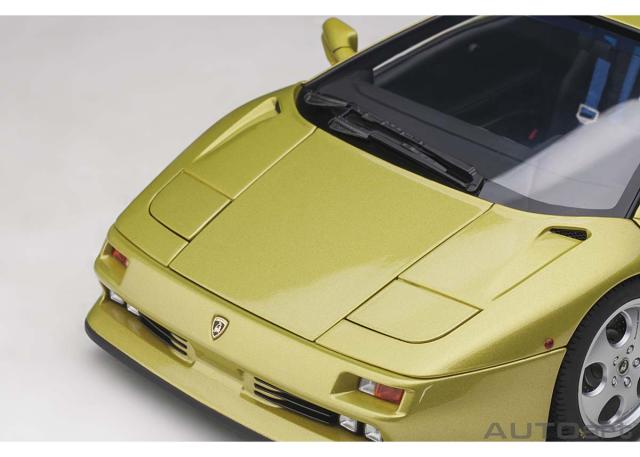 オートアート 【再生産】1/18 ランボルギーニ ディアブロ SE30（GIALLO SPYDER/メタリック・イエロー）【79157】ミニカー 返品種別B