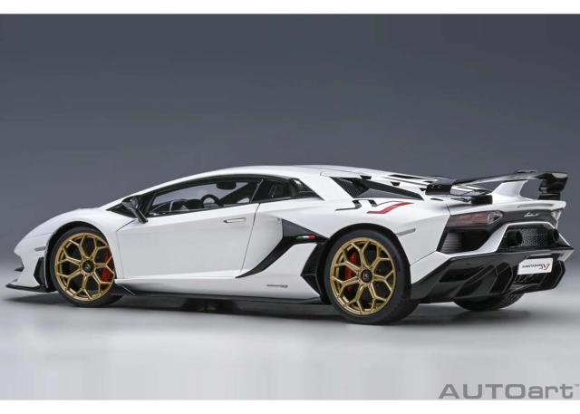 オートアート 1/18 ランボルギーニ アヴェンタドール SVJ （パール