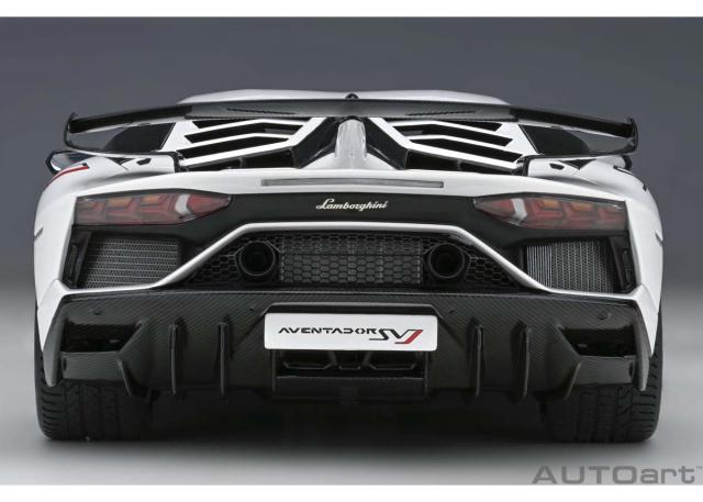 オートアート 1/18 ランボルギーニ アヴェンタドール SVJ （パール