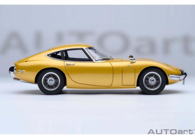 オートアート 1/18 トヨタ 2000GT 1967 （ゴールド）【79549】ミニカー 返品種別B