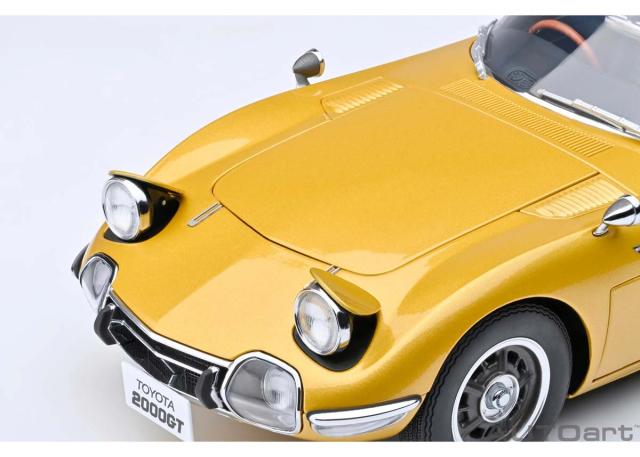 オートアート 1/18 トヨタ 2000GT 1967 （ゴールド）【79549】ミニカー 返品種別B