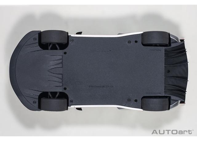 オートアート 1/18 ホンダ NSX GT3 2018 （ハイパー・シルバー）※開閉無【81897】ミニカー 返品種別B