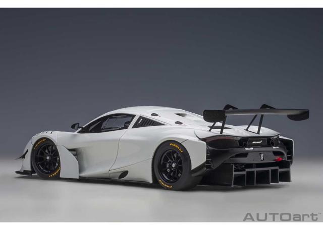 未展示品　オートアート 1/18 マクラーレン 12C GT3 ホワイト Amazon | AUTOart 1/18 マクラーレン MP4-12C GT3 (ホワイト