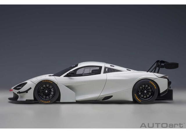 未展示品　オートアート 1/18 マクラーレン 12C GT3 ホワイト Amazon | AUTOart 1/18 マクラーレン MP4-12C GT3 (ホワイト
