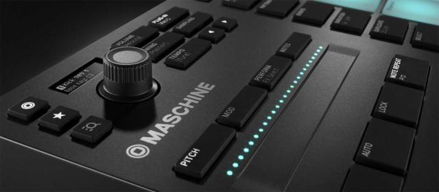 ネイティブインストゥルメンツ MASCHINEMIKROMK3 MASCHINE MIKRONative Instruments MASCHINE MIKRO MK3[MASCHINEMIKROMK3] 返品種別A_4