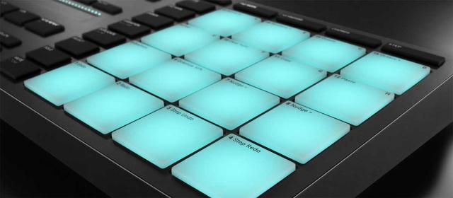 ネイティブインストゥルメンツ MASCHINEMIKROMK3 MASCHINE MIKRONative Instruments MASCHINE MIKRO MK3[MASCHINEMIKROMK3] 返品種別A_5