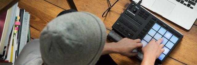 ネイティブインストゥルメンツ MASCHINEMIKROMK3 MASCHINE MIKRONative Instruments MASCHINE MIKRO MK3[MASCHINEMIKROMK3] 返品種別A_14