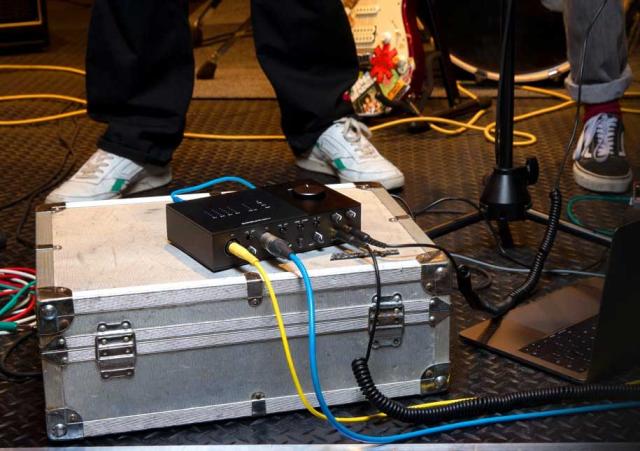 ネイティブインストゥルメンツ オーディオインターフェイス Native Instruments KOMPLETE AUDIO 6 MK2 KOMPLETEAUDIO-MK2返品種別A_9