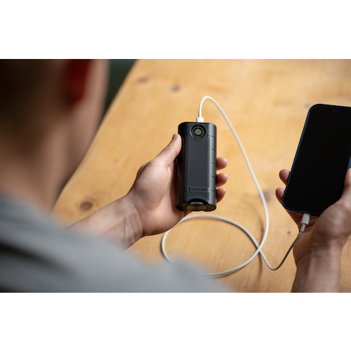 レッドレンザー 502127 専用充電池式　充電器LEDLENSER　Powerbank Flex10[502127LEDLENSER] 返品種別A_5