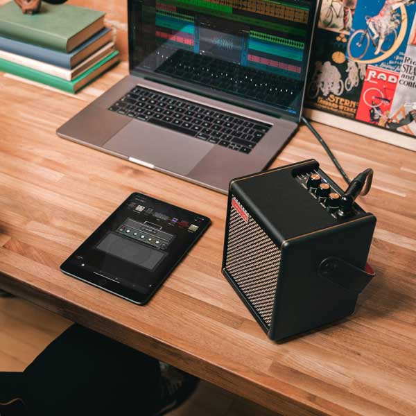 Positive Grid PGSPARKMB 10W ポータブルギターアンプ（ブラック）Spark MINI Black[PGSPARKMB] 返品種別A_4