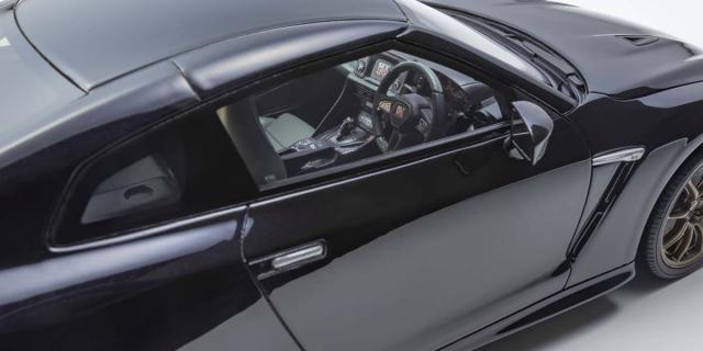 京商　サムライ　GT-R R35 プレミアムエディション 1/18 ミニカー Amazon | 京商 サムライ 日産 GT-R プレミアムエディション 1/18
