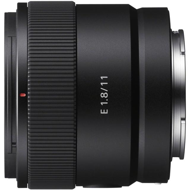 ソニー SEL11F18 E 11mm F1.8※Eマウント用レンズ（APS-Cサイズミラーレス用）[SEL11F18] 返品種別A_12