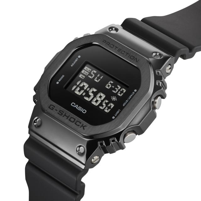 カシオ 【国内正規品】G-SHOCK（ジーショック）クオーツ　メンズタイプ GM-5600UB-1JF[GM5600UB1JF] 返品種別A
