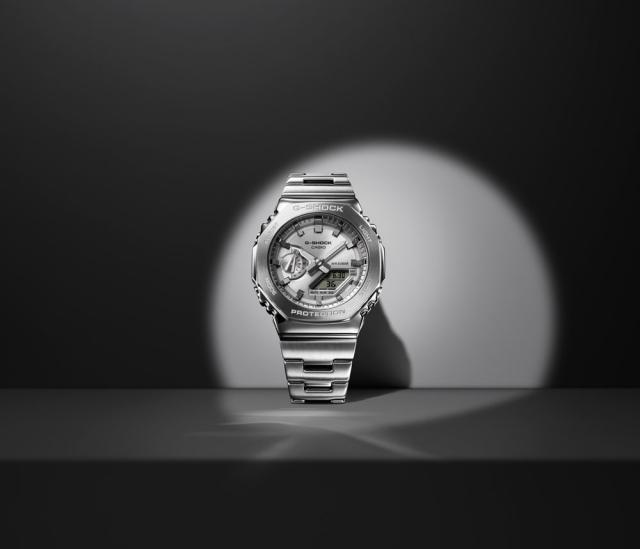 カシオ 【国内正規品】G-SHOCK（ジーショック）クオーツ　メンズタイプ GM-2110D-7AJF[GM2110D7AJF] 返品種別A_8