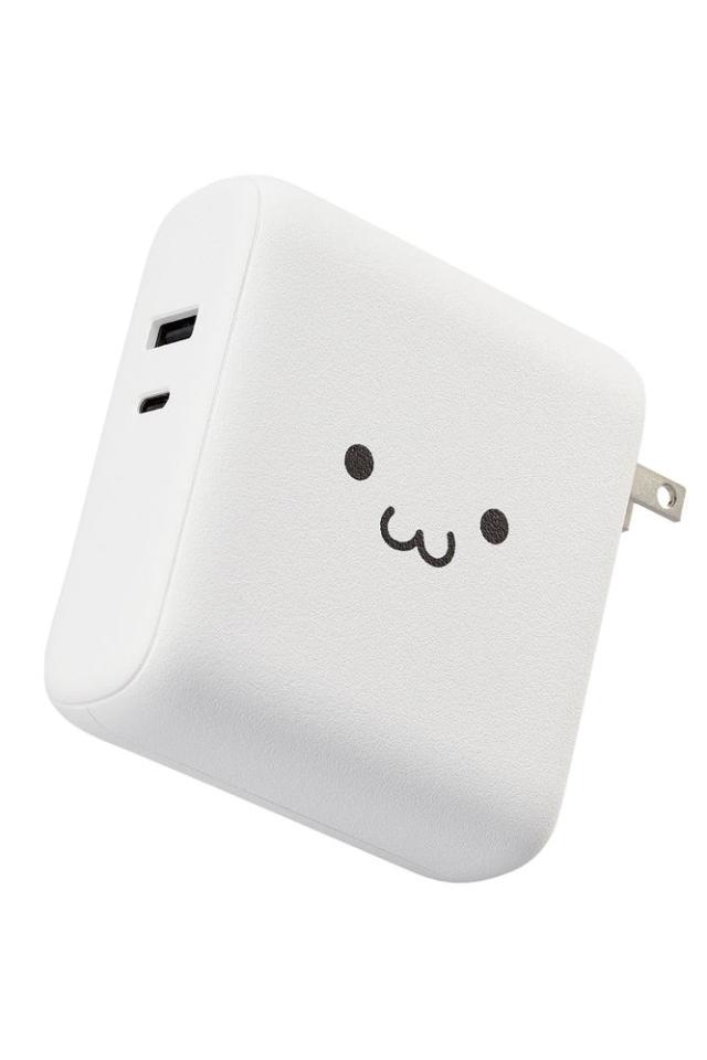 エレコム DE-AC07-10000WF モバイルバッテリー コンセント一体型 10000mAh 大容量 PD 20W 急速充電 出力( USB Type-C ×1 USB-A ×1) 2台同時充電可（ホワイトフェイス）【 iPhone iPad Air AirPods Android スマホ 各種対応 】[DEAC0710000WF] 返品種別A