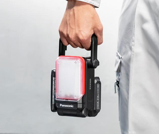 パナソニック EZ1L31T-R 充電LEDマルチライト 本体のみ (赤)EXENA(エグゼナ)[EZ1L31TR] 返品種別B_3