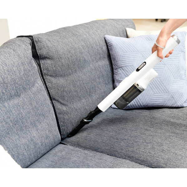 2000mAhのバッテリーで動くコードレスサイクロン掃除機（自走式パワー