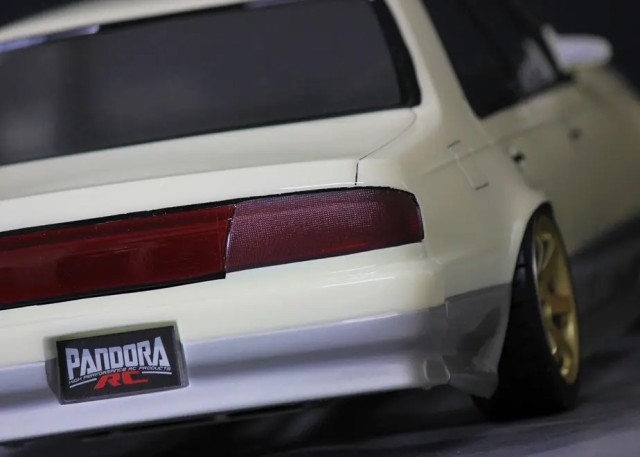 PANDORA 1/10 サイズ未塗装ポリカーボネートボディ NISSAN ローレルC34 