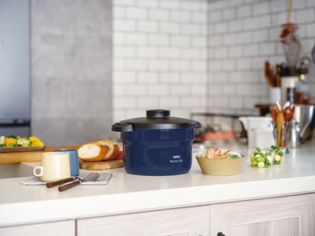 サーモス KBJ-3002-NVY 【IH対応】シャトルシェフ　2.8L　ネイビーTHERMOS[KBJ3002NVY] 返品種別A_5