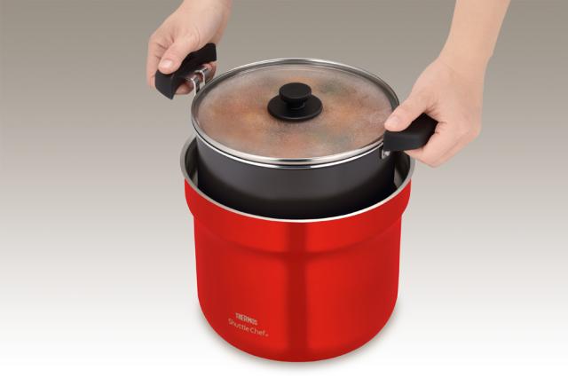 サーモス KBJ-4502-UR 【IH対応】シャトルシェフ　4.3L　アーバンレッドTHERMOS[KBJ4502UR] 返品種別A_2