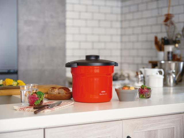 サーモス KBJ-4502-UR 【IH対応】シャトルシェフ　4.3L　アーバンレッドTHERMOS[KBJ4502UR] 返品種別A_5