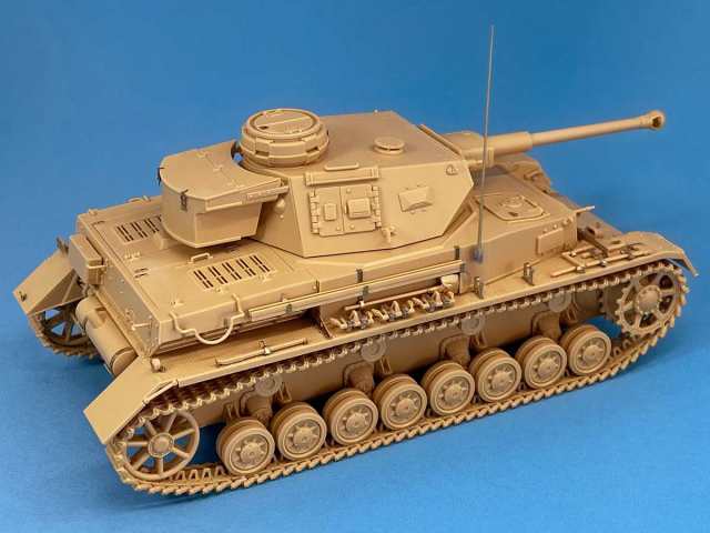 【完成品プラモデル】 1/35 ドイツ 4号戦車