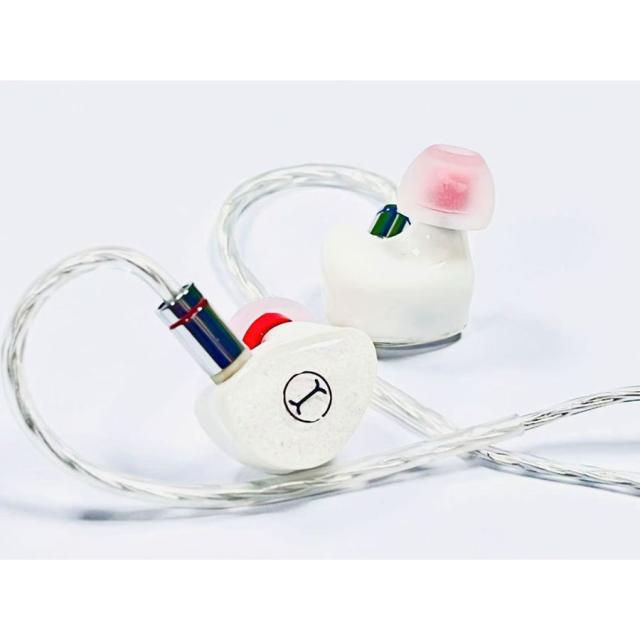 ダルマオーディオ Daystar ダイナミック密閉型カナルイヤホンDARUMA AUDIO[DAYSTAR] 返品種別A