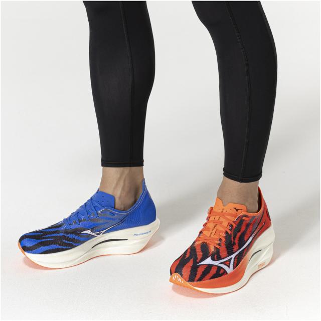 ミズノ ユニセックス ランニングシューズ ウエーブリベリオンプロ3（アカオニ×アオオニ・サイズ：25.5cm） U1GD253303255返品種別A