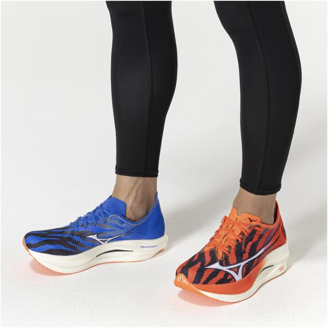 ミズノ ユニセックス ランニングシューズ ウエーブリベリオンプロ LOW（アカオニ×アオオニ・サイズ：26.0cm） U1GD254303260返品種別A