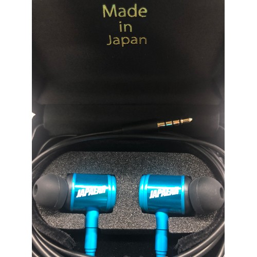 ジャパイヤー マイク＆コントローラー搭載ダイナミック密閉型カナルイヤホン（ブルー） JAPAEAR JE-MIC-HYPER-Z-L返品種別A