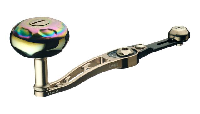 フィッシュアロー×LIVRE ファイヤーオーロラ70-75 SB ダイワ(B1) チタン/チタン ファイヤーオーロラ70-75 SB ダイワ(B1)(チタン/チタン)FISH ARROW×LIVRE コレボレーションモデル ファイヤーオーロラ 70-75SB リールハンドル[フアイヤオロラ7075ダイワB1] 返品種別A