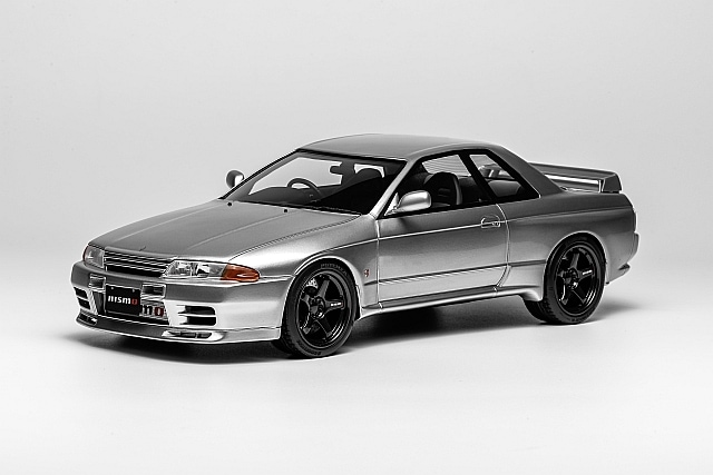 Nissan GT-R 1/18 スケールモデル シルバー Nissan Skyline GT-R 1:18