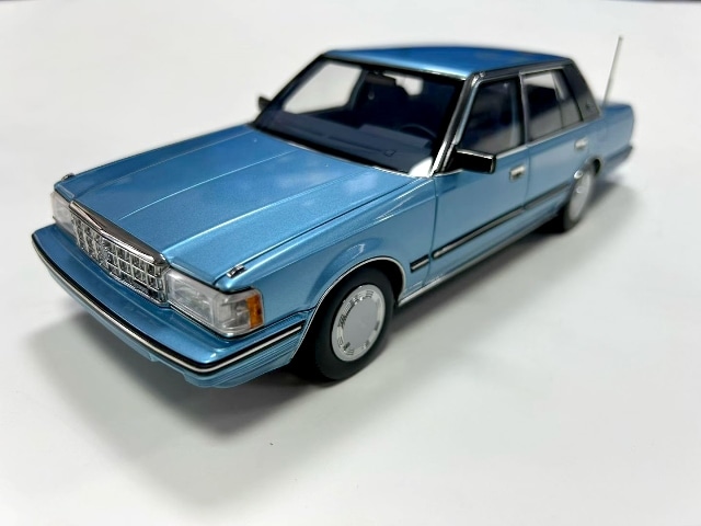XiaoGuang MODEL 1/18 トヨタ クラウン MS122 ライトブルー【8251121LB】ミニカー 返品種別B