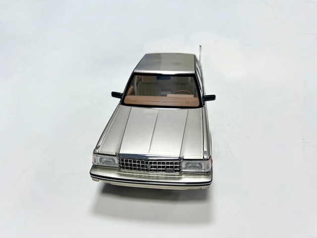 XiaoGuang MODEL 1/18 トヨタ クラウン MS122 ゴールド【8251123G】ミニカー 返品種別B_1