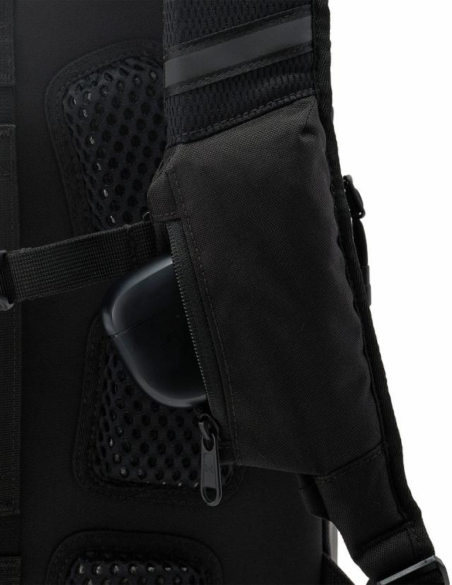アンダーアーマー DOM-6007430-001 UAトライアンフ ジム バックパック（Black/Black・35L）UNDER ARMOUR[DOM6007430001] 返品種別A_8