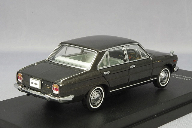 CAM＠ 1/43 1965 日産 セドリック カスタム6（130型）ブラックパール