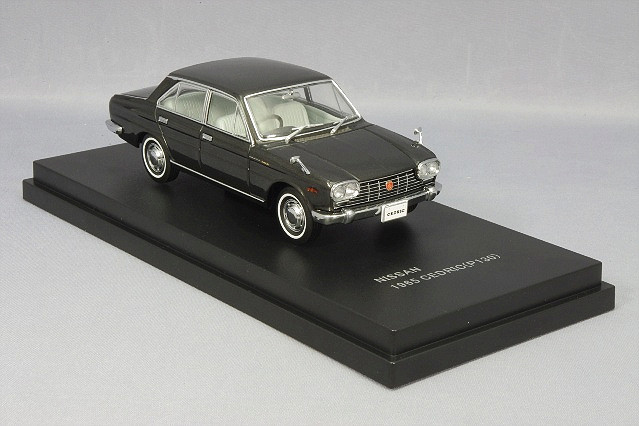 CAM＠ 1/43 1965 日産 セドリック カスタム6（130型）ブラックパール