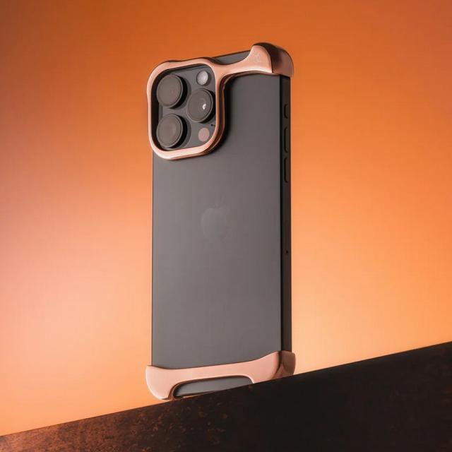 Arc AC27047I16PR iPhone 16 Pro用 Arc Pulse バンパーケース（アルミ・ローズブロンズ）[AC27047I16PR] 返品種別A_10