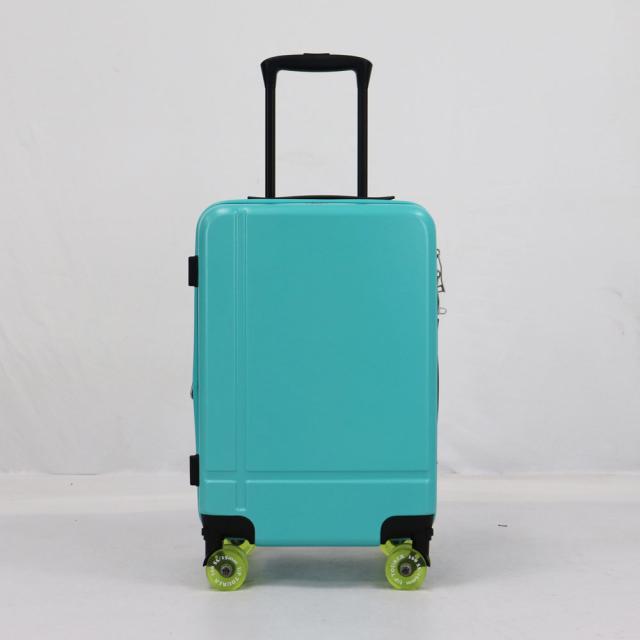 一六八(イロハ) UP TOURRER カラーフット拡張キャリーケース(ブルー・Sサイズ・19インチ) 機内持ち込みサイズ UT103-2-BLS返品種別B 一六八(イロハ) UP TOURRER カラーフット拡張キャリーケース(ブルー・S