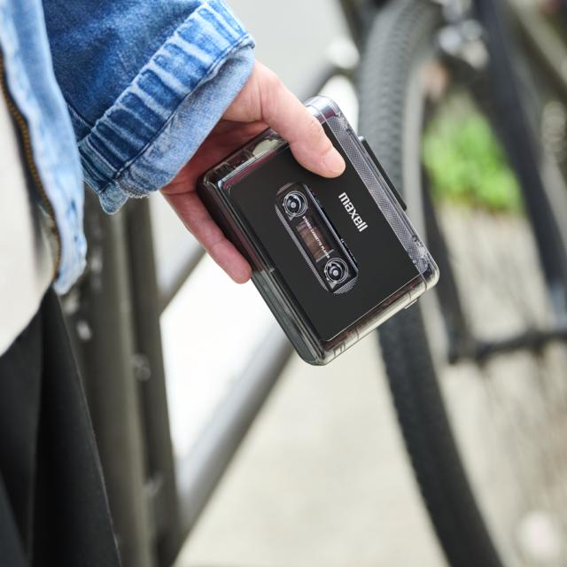 マクセル MXCP-P100SBK スピーカー付きBluetooth対応ポータブルカセットプレーヤー（ブラック）maxell[MXCPP100SBK] 返品種別A_4