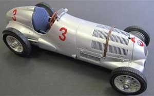 CMC 1/18 メルセデス・ベンツ W125 1937 ドニントンGP #3 von Brauchitsch【M-115】ミニカー 返品種別B