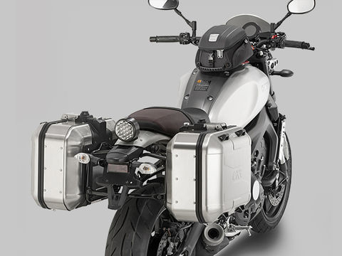 ニクス GIVI 95038 GIVI DLM30A モノキーケース [30L]DAYTONA[95038