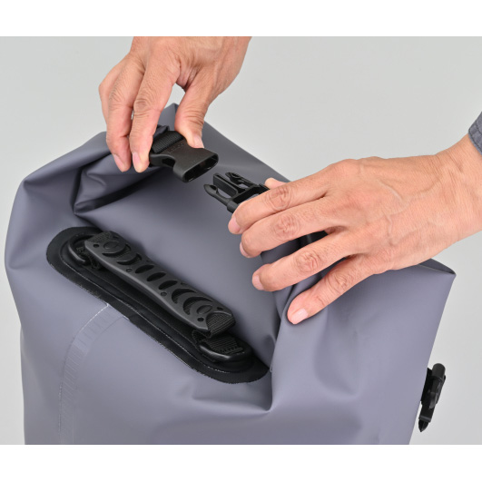 専用ページです デイトナ 48379 DH-766 防水バックパック (グレー)DAYTONA[48379