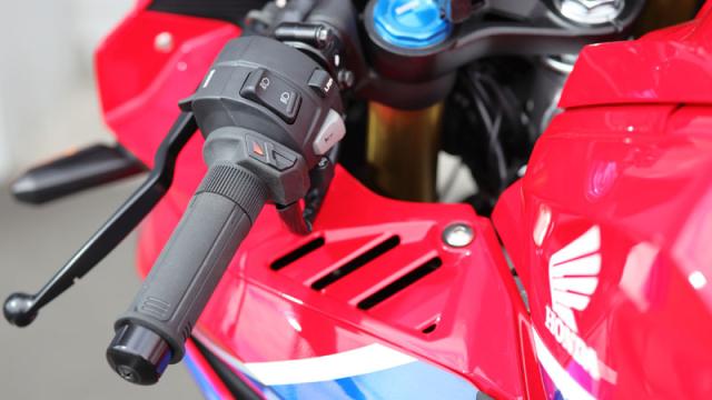 キジマ 304-81981 グリップヒーターKIT GH07 CBR250RR 2017Y-KIJIMA[30481981] 返品種別A