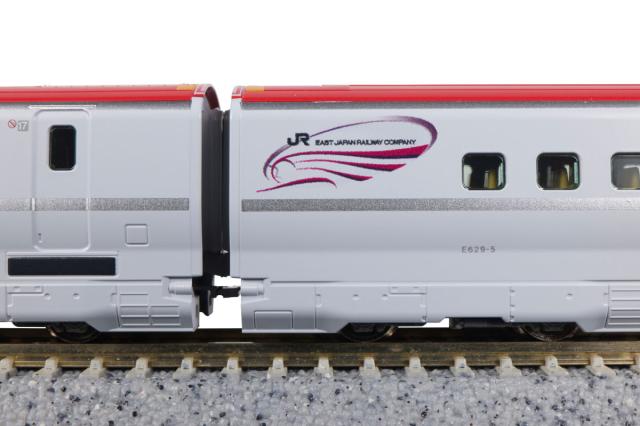 カトー (N) 10-1973 E6系新幹線「こまち」 基本セット(3両) カト- 10-1973 E6ケイシンカンセン コマチ キホン 3R返品種別B_6